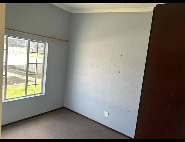 2 BEDROOM PROPERTY TO RENT IN BRENTWOOD PARK